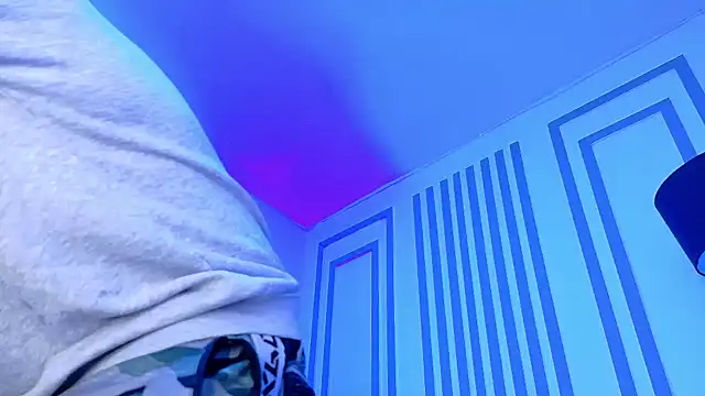 ALANNFERRER online show from November 2025 10:09:01 AM