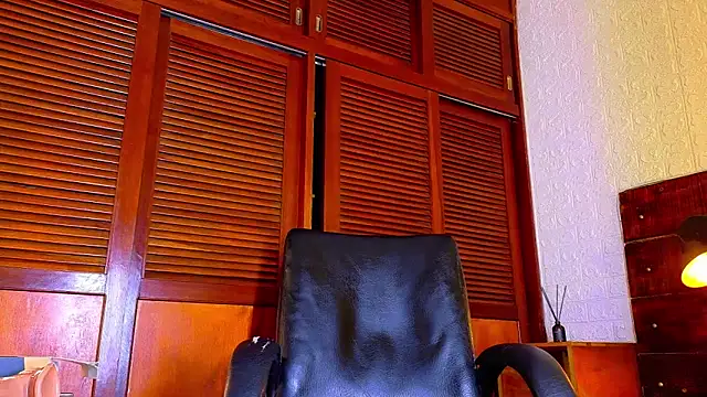 ALANNFERRER online show from October 2025 02:18:02 PM