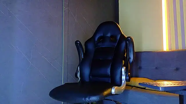 ALANNFERRER online show from May 2026 12:30:01 PM