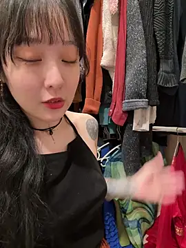 Etherealcat33 online show from April 2026 03:29:02 PM