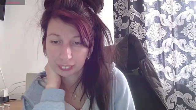 Snapshot of RosieHayes chatting on November 2025 09:02:01 AM RosieHayes online show from November 2025 09:02:01 AM