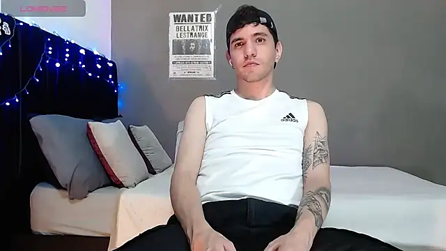 Matteo12  online show from December 2025 05:23:02 AM