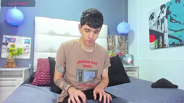 Matteo12  online show from October 2025 03:07:02 AM