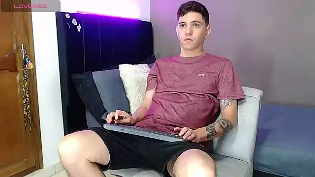 Matteo12  online show from April 2026 12:06:02 AM