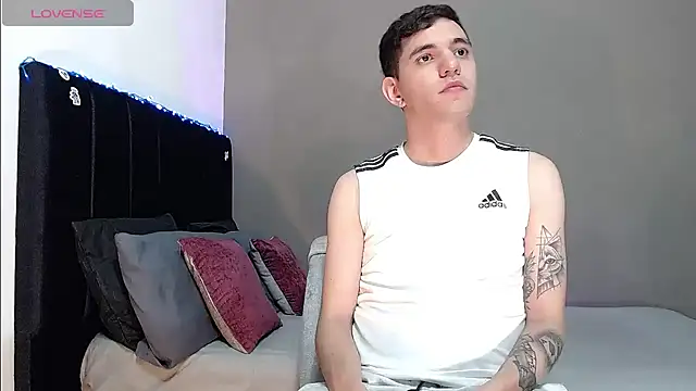 Matteo12  online show from January 2026 04:30:01 AM