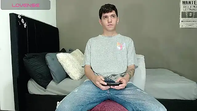 Matteo12  online show from March 2026 02:42:01 AM