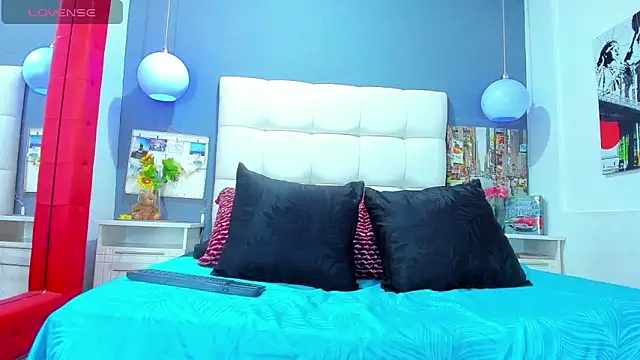 Matteo12  online show from November 2025 03:53:02 AM