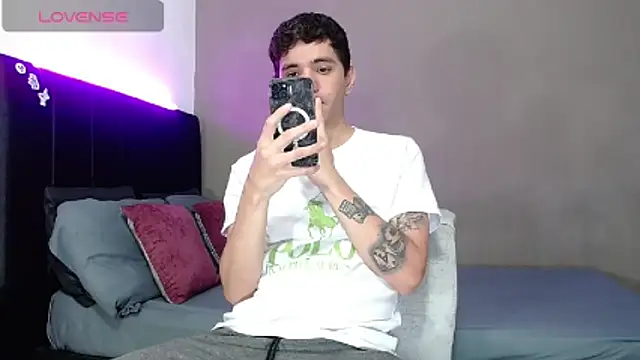 Matteo12  online show from February 2026 03:19:02 AM