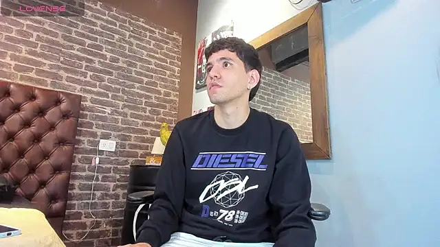 Matteo12  online show from October 2025 03:05:01 AM