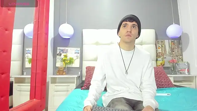 Matteo12  online show from November 2025 02:38:02 AM