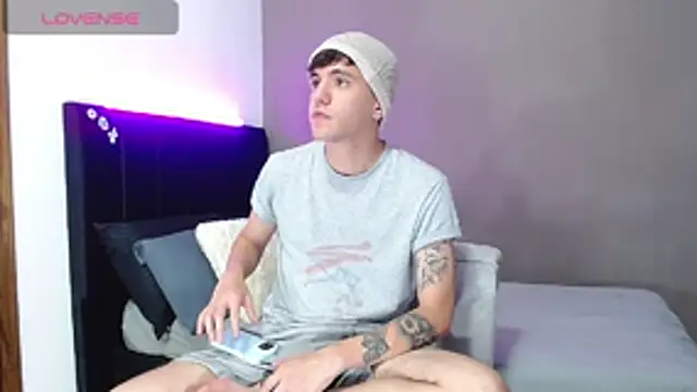 Matteo12  online show from March 2026 10:48:02 PM