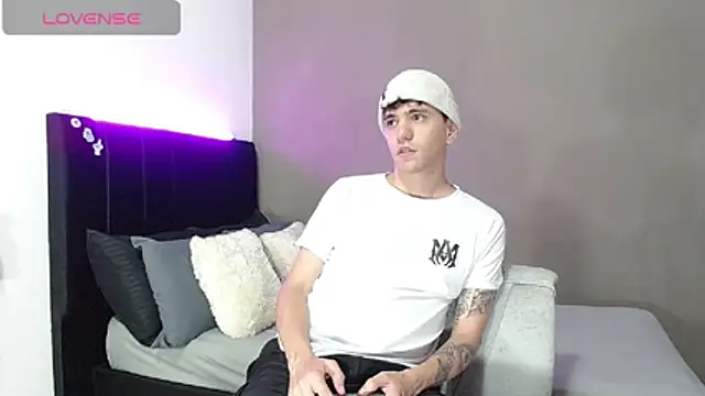 Matteo12  online show from March 2026 02:03:02 AM