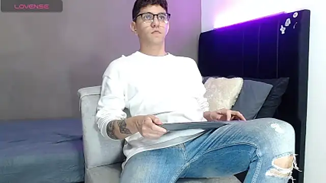 Matteo12  online show from April 2026 01:30:02 AM