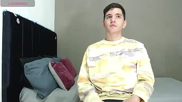 Matteo12  online show from January 2026 07:17:01 PM