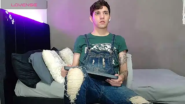 Matteo12  online show from April 2026 03:35:01 AM