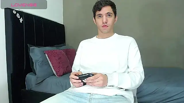 Matteo12  online show from February 2026 01:35:02 AM