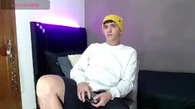 Matteo12  online show from March 2026 02:40:01 AM