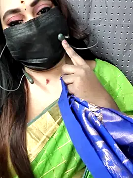 Snapshot of Cutie_nila26 chatting on October 2025 05:41:01 AM Cutie nila26 online show from October 2025 05:41:01 AM