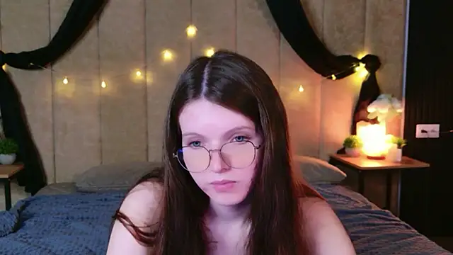 Snapshot of Gaby_Essen chatting on November 2025 08:45:02 PM Gaby Essen online show from November 2025 08:45:02 PM