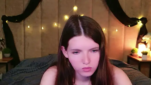 Snapshot of Gaby_Essen chatting on November 2025 08:45:01 PM Gaby Essen online show from November 2025 08:45:01 PM