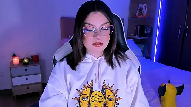 OphelianaRose33 online show from November 2025 10:13:01 PM