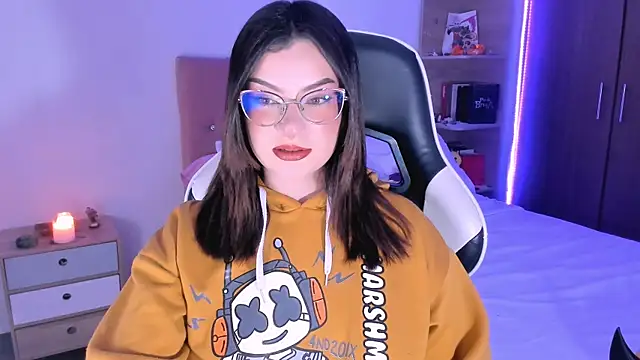 OphelianaRose33 online show from October 2025 09:15:01 PM