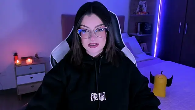 OphelianaRose33 online show from November 2025 10:35:02 PM