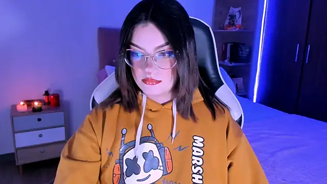 OphelianaRose33 online show from November 2025 10:52:02 PM