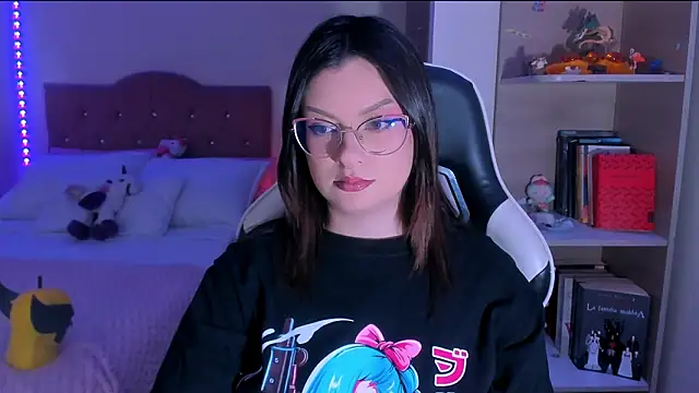 OphelianaRose33 online show from February 2026 10:43:01 PM