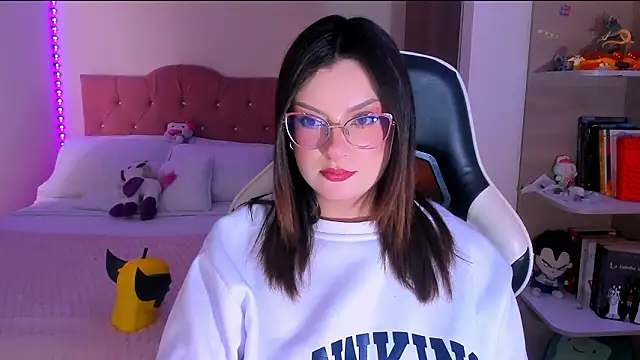 OphelianaRose33 online show from February 2026 07:22:01 PM