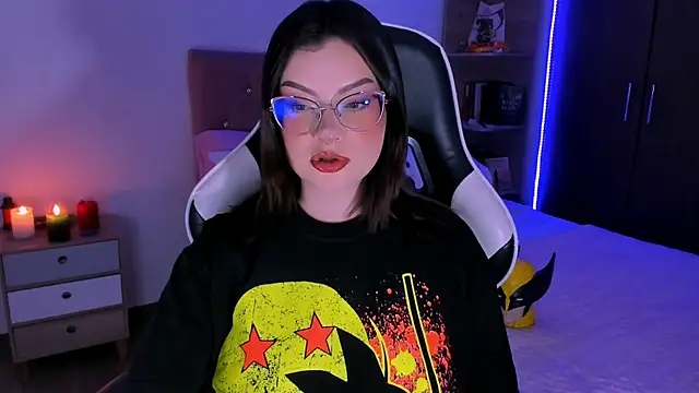 OphelianaRose33 online show from November 2025 08:24:01 PM