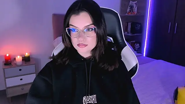 OphelianaRose33 online show from October 2025 10:23:01 PM