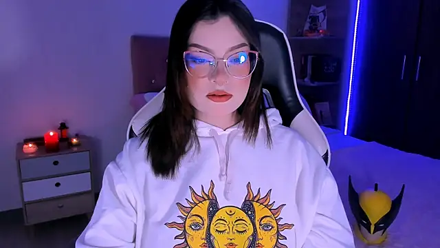 OphelianaRose33 online show from November 2025 10:32:01 PM