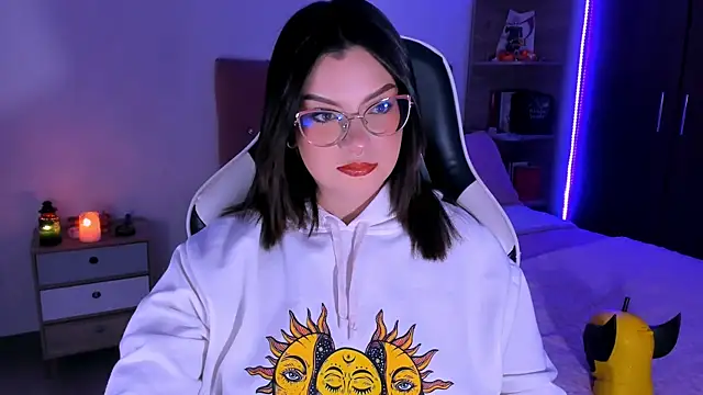 OphelianaRose33 online show from October 2025 11:03:02 PM