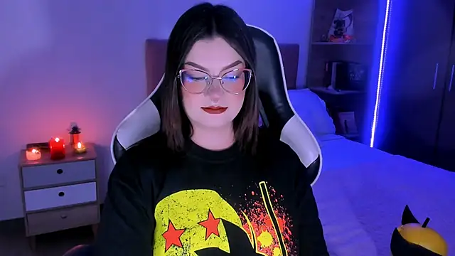 OphelianaRose33 online show from November 2025 10:21:02 PM