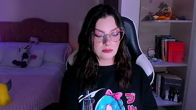 OphelianaRose33 online show from February 2026 10:21:02 PM