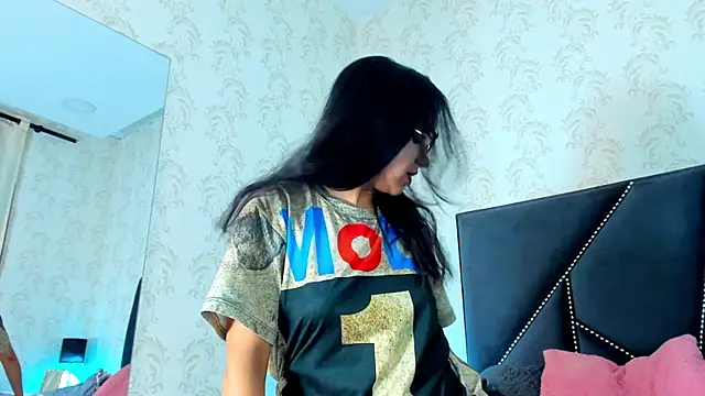 Snapshot of white_leti chatting on November 2025 10:35:02 PM white leti online show from November 2025 10:35:02 PM