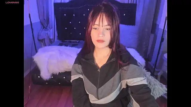 Snapshot of Jolie_price chatting on October 2025 01:51:02 AM Jolie price online show from October 2025 01:51:02 AM