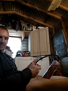 Hungwell1515 online show from November 2025 04:22:02 PM