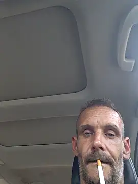 Hungwell1515 online show from October 2025 05:25:02 PM