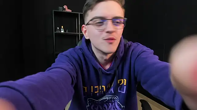 FelixStarkk online show from April 2026 04:47:01 PM