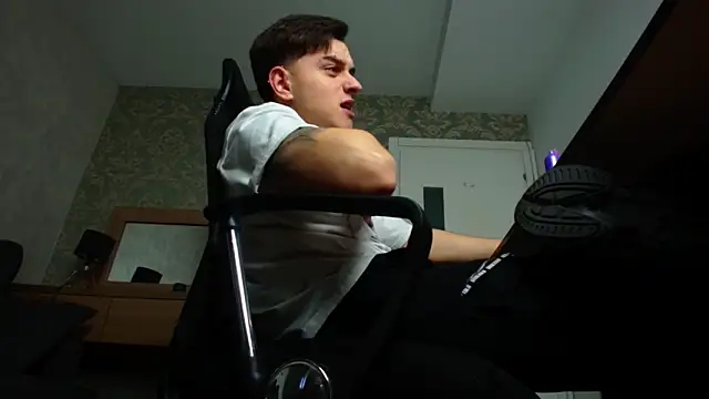 FelixStarkk online show from November 2025 05:03:01 AM