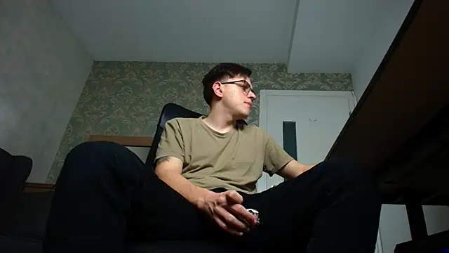 FelixStarkk online show from October 2025 04:22:02 AM