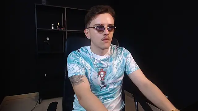 FelixStarkk online show from June 2026 04:32:02 AM