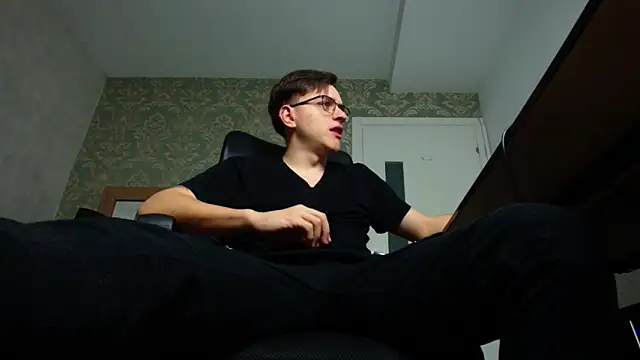 FelixStarkk online show from October 2025 04:11:02 AM