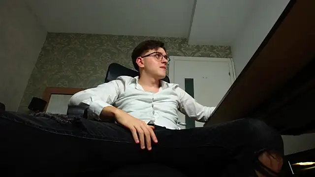 FelixStarkk online show from October 2025 05:32:01 PM