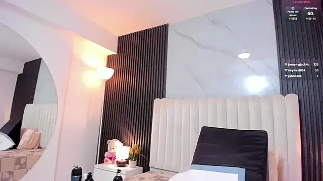Samantha Claus online show from September 2025 03:40:02 AM