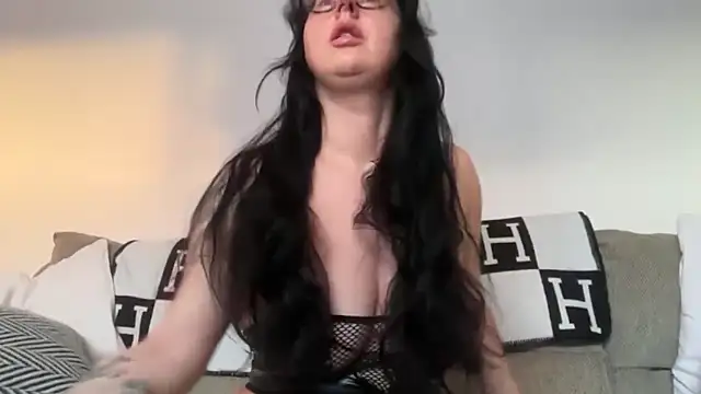 That English Rose  online show from October 2025 07:09:02 AM