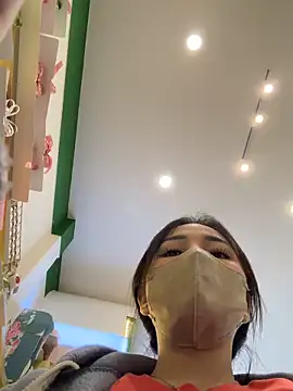 Linh 2004 online show from February 2026 05:19:01 AM