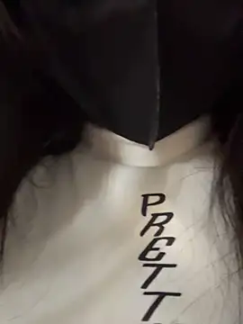 Snapshot of Linh_2004 chatting on September 2025 04:40:01 PM Linh 2004 online show from September 2025 04:40:01 PM